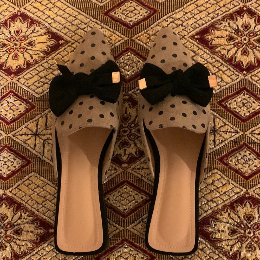 NIB SHEIN Black and Tan Mules with Polka Dot Bow